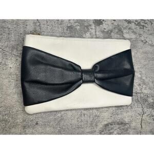 Black &‎ White Bow Clutch